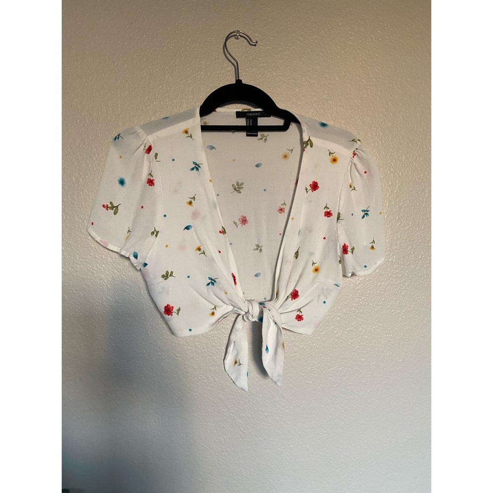 Cropped floral blouse